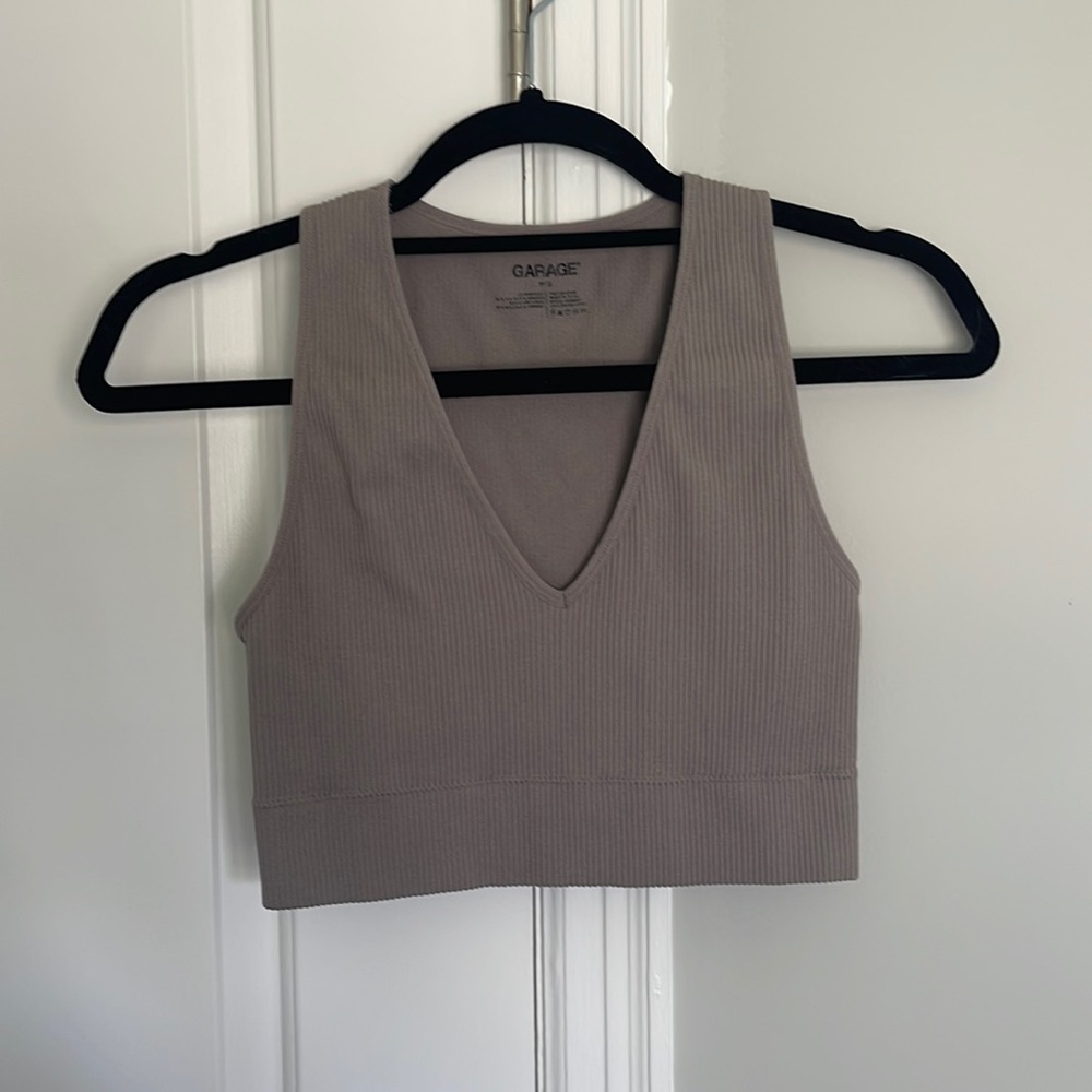 Garage seamless tank